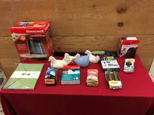 lot 302 image: Box Of Misc Items