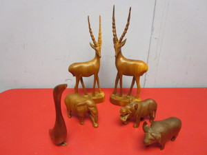 lot 344 image: VINTAGE WOOD-CARVED ANIMALS
