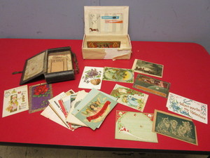 lot 351 image: VINTAGE GREETING POST CARDS