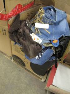 lot 60 image: Large Lot of NWT Junior Clothes Siz...