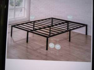 lot 79 image: Zinus Yelena 14 inch Classic Metal ...