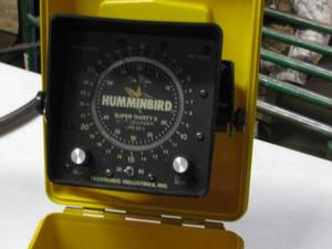 Hummingbird Depth Finder
