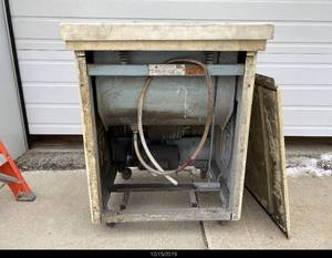 lot 10 image: Burr King Deburring Unit - Model HV2016BB
