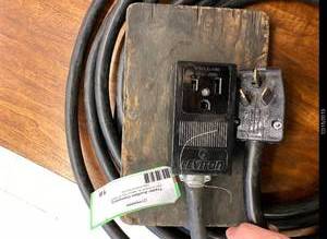 lot 18 image: 250V Power Cord - 31 Feet Long