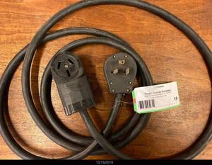 lot 19 image: 250 V Power Cord - 10 Feet Long