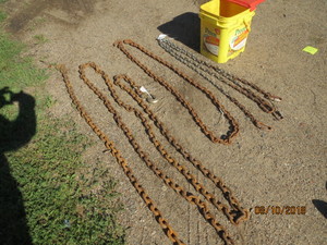 lot 8 image: Log chains