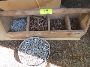 lot 14 image: Screws & other hardware