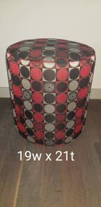lot 32 image: Lee Upholstered Barrel Ottoman Stool