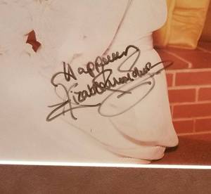 lot 50 image: Autographed Photo of Elizabeth Montgomery  Bewitched