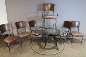 lot 4 image: Glass Top Dining Table with 6 Chairs
