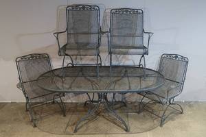 lot 6 image: Metal Patio Table & 4 Chairs