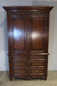 lot 11 image: Eastern Legends Wood Entertainment Center