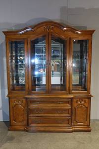 lot 12 image: Lighted Wood Thomasville China Cabinet