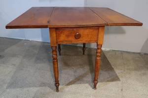 lot 18 image: Wood Drop-Leaf Table