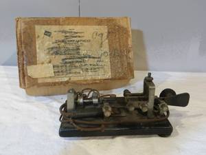 lot 45 image: Vibroplex Morse Code Key