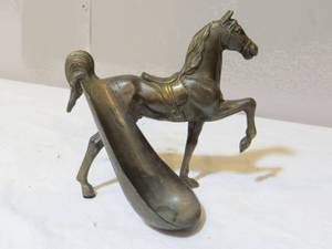 lot 50 image: Brass Smoking Tobacco Pipe Cigar Stand
