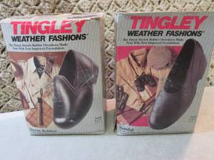 lot 26 image: 2 Pair of Rubber Overshoes Size Sma...