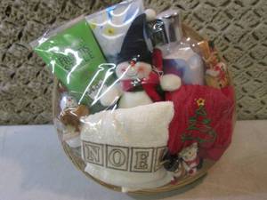 lot 38 image: Holiday Gift Basket  FS...