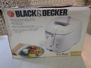 lot 41 image: Black & Decker Fry Mate Deep Fryer ...