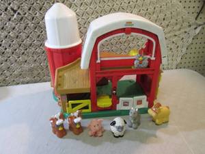 lot 44 image: Fisher Price Little People Barn Toy...