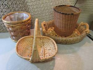 lot 110 image: Assorted Baskets  D-1...