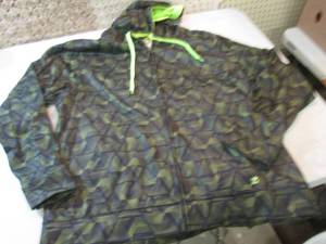 lot 125 image: Energy Zone Zip Front Hoodie Size L...