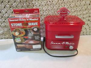 lot 149 image: Steam O Matic Hot Dog Steamer and S...
