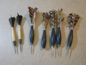 lot 164 image: Vintage Darts  EC1...