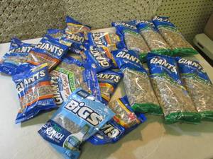 lot 208 image: Assorted Bags of Sunflower Seeds  E...
