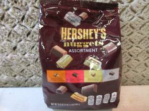 lot 215 image: Party Bag of Hersheys Nuggets Assor...