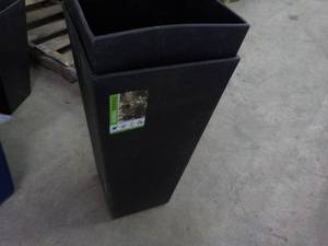 lot 33 image: Set of 2 Tierra Verde 28 Tall Plan...