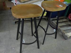 lot 44 image: Set of 2 Bar Stools 31 from Floor ...