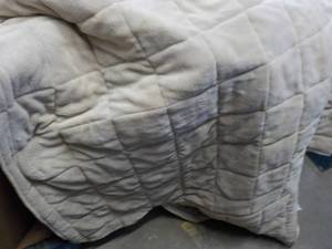 lot 111 image: Couch Cover...