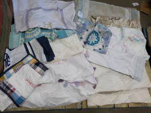 lot 125 image: Lot of Shams, Pillow Covers and Pla...