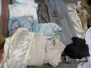 lot 126 image: Lot of Drapes, Curtains, and Valanc...
