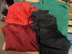 lot 132 image: 5 Aprons...