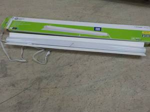lot 184 image: commercial Electric Bright White 4 ...