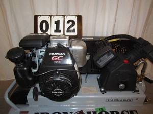 lot 12 image: Iron Horse 10 Gallon Twin Tank Job Site Air Compressor