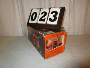 lot 23 image: Black & Decker Dragster Bolt Sander