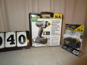 lot 40 image: All Trades Pro 38 Drive Cordless Impact Wrench Kit