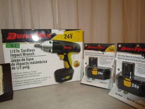 lot 41 image: Dura-Max 12  Cordless Impact Wrench