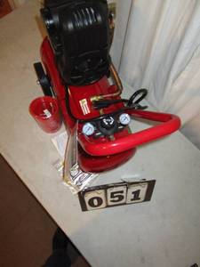 lot 51 image: Pro Force 7 Gallon Air Compressor