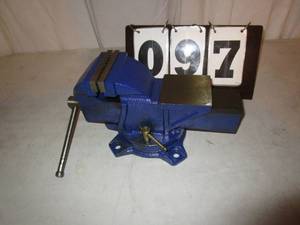 lot 97 image: Swivel Bench Vise with Anvil