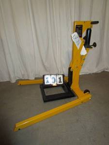 lot 101 image: Speed Motorcycle Lift