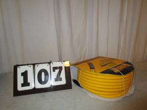 lot 107 image: Dewalt  38 x 100 Hybrid Air Hose