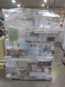 lot 95 image: WHOLESALE MIXED PALLET OF RETURNS - LIGHTING AND CEILING FANS