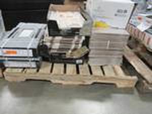 lot 287 image: MIXED PALLET OF MISCELLANEOUS TILE