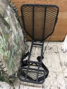 Tree Stand & Hunting Blind