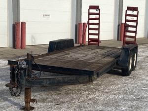 lot 3 image: 2000 TowMaster Equipment Trailer