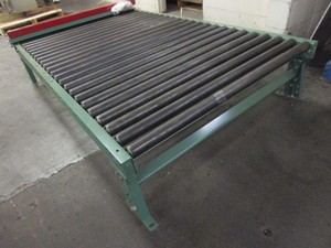lot 156 image: BRAND NEW ROACH ROLLER CONVEYOR